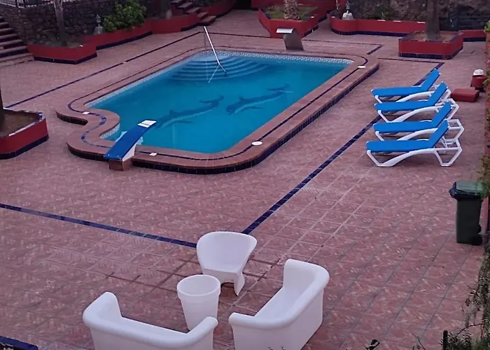 Con Piscina Apartman *