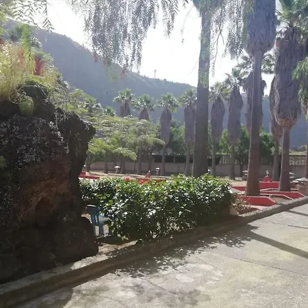 Con Piscina شقة